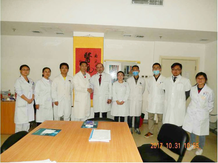 菲彩国际集团_乌克兰专家到访北京南苑医院 学习探讨烧伤创疡再生医疗手艺