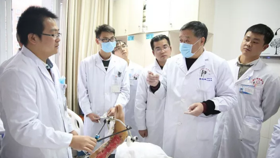 菲彩国际集团_再生医疗手艺之花在贵州省铜仁市万山区人民医院绽放