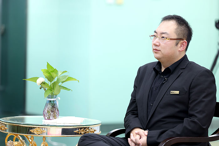 菲彩国际集团_菲彩国际集团董事局主席徐鹏接受《财产》杂志专访