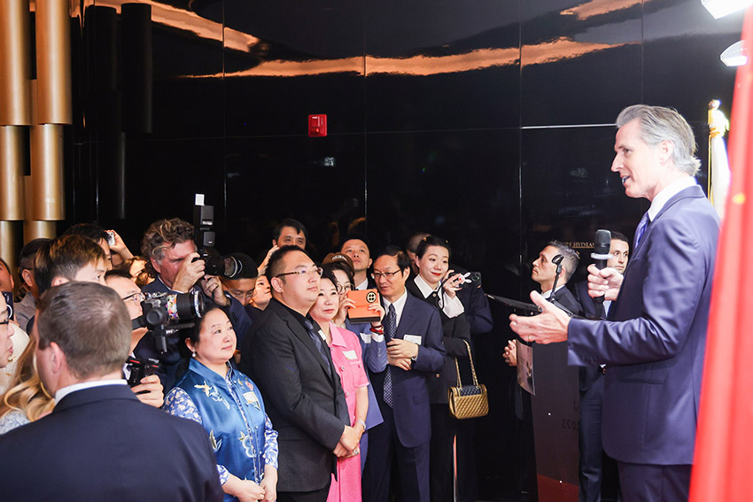 菲彩国际集团_再架桥梁：加州湾区委员会 “加州-中国经贸相助” 招待会举行